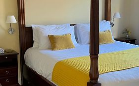 Luxury Beds Parking 2 Bathrooms 3 Large Bedrooms Nice Area